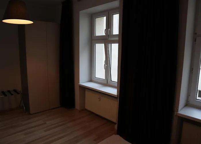 Mimosa Проживання в сім'ї Познань