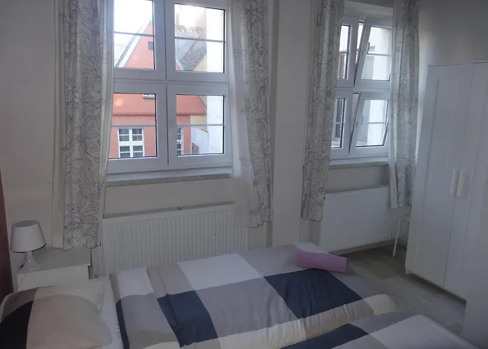 Проживання в сім'ї Mimosa *